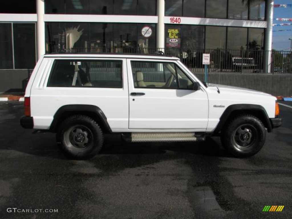 1993 Cherokee  - Bright White / Beige photo #10