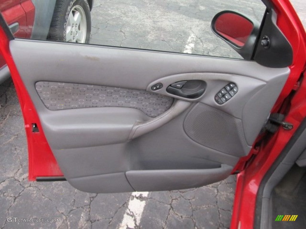 2003 Ford Focus ZX5 Hatchback Medium Graphite Door Panel Photo #56361850