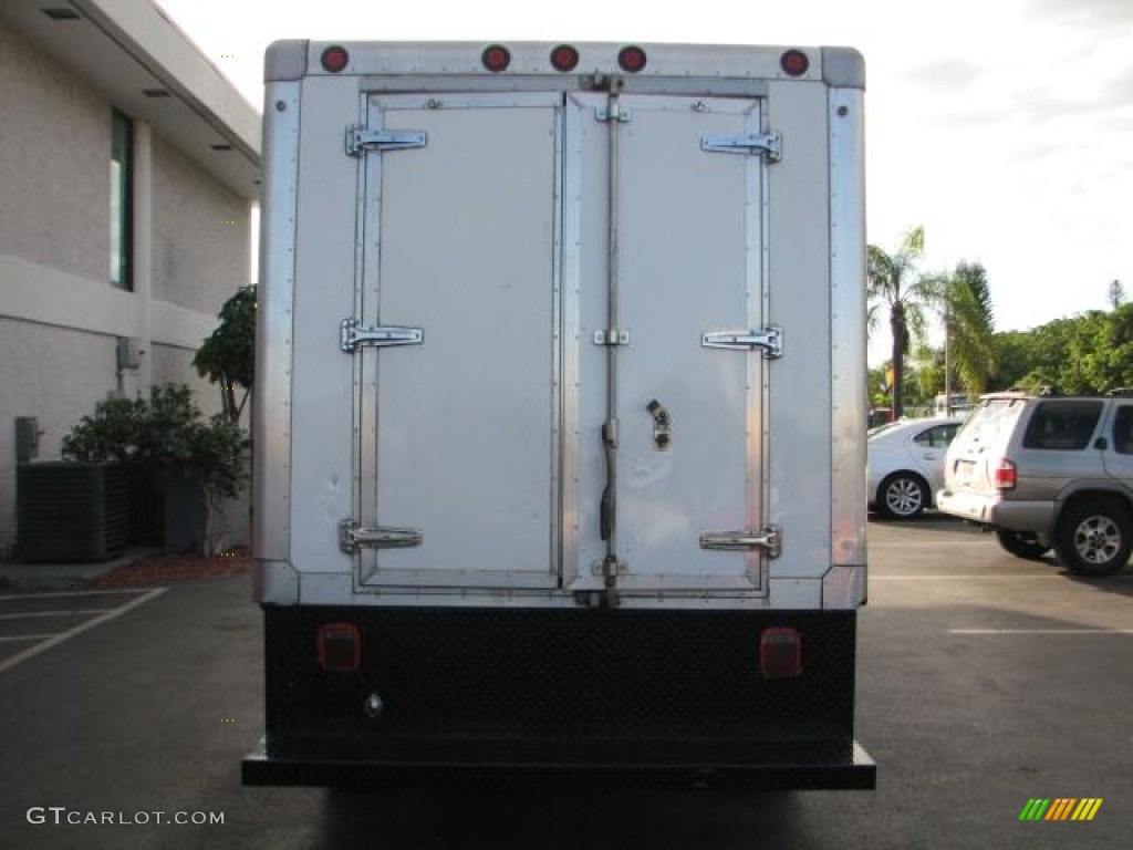 2007 Savana Cutaway 3500 Commercial Refrigerated Cargo Van - Summit White / Medium Pewter photo #7