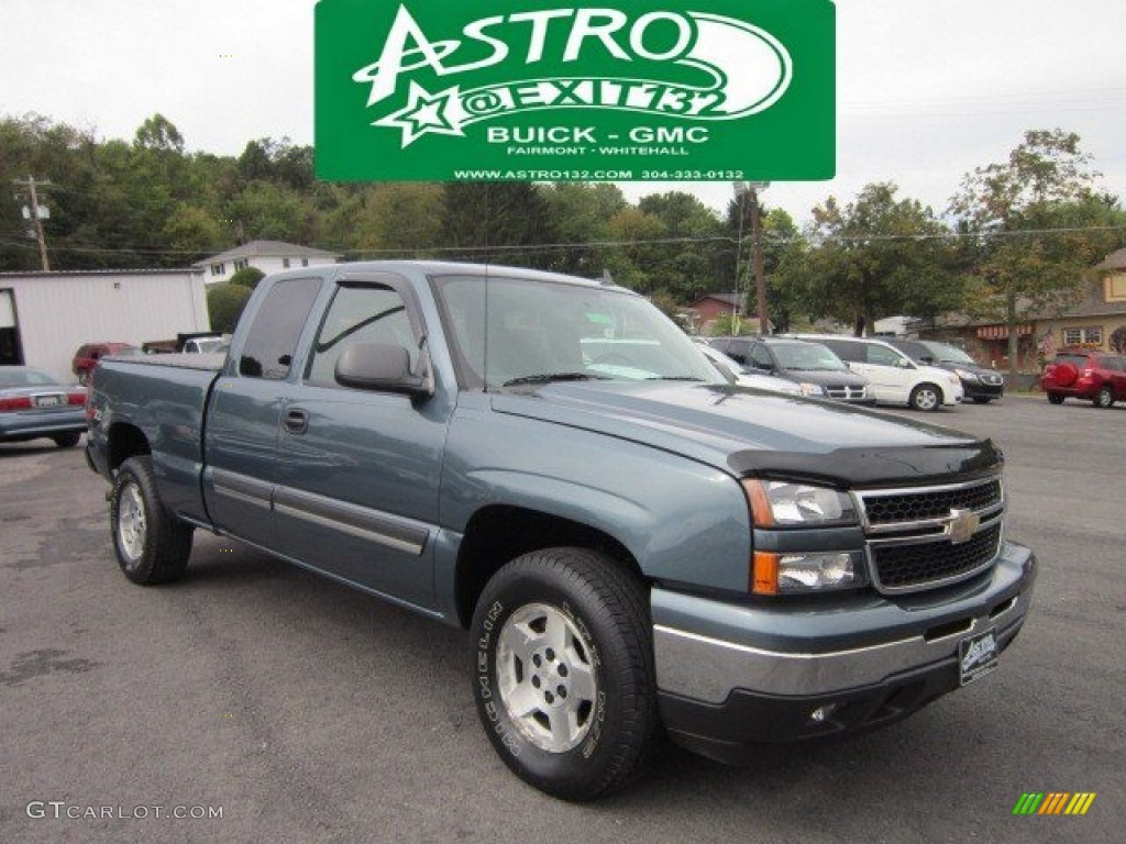 2007 Silverado 1500 Classic Z71 Extended Cab 4x4 - Blue Granite Metallic / Dark Charcoal photo #1