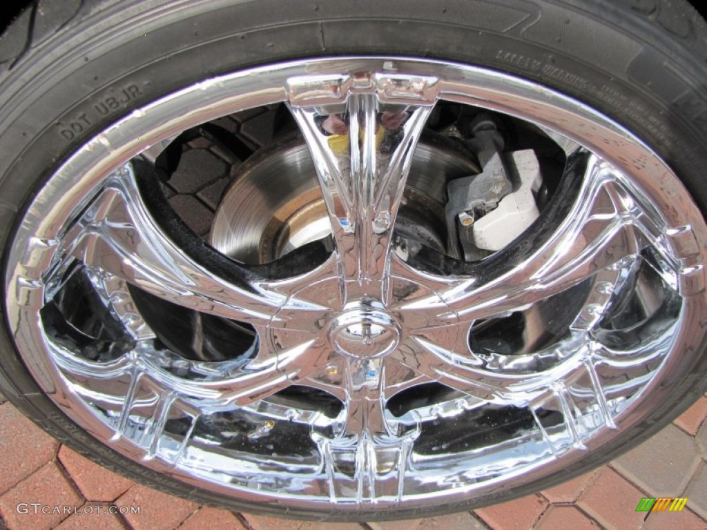 2005 Dodge Magnum SE Custom Wheels Photo #56363038