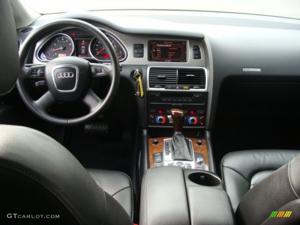 2008 Audi Q7 4.2 Premium quattro Black Dashboard Photo #56363557