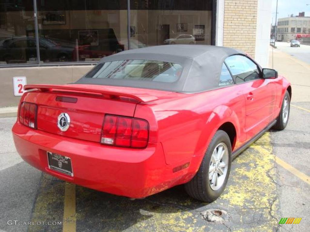 2006 Mustang V6 Premium Convertible - Torch Red / Light Graphite photo #4