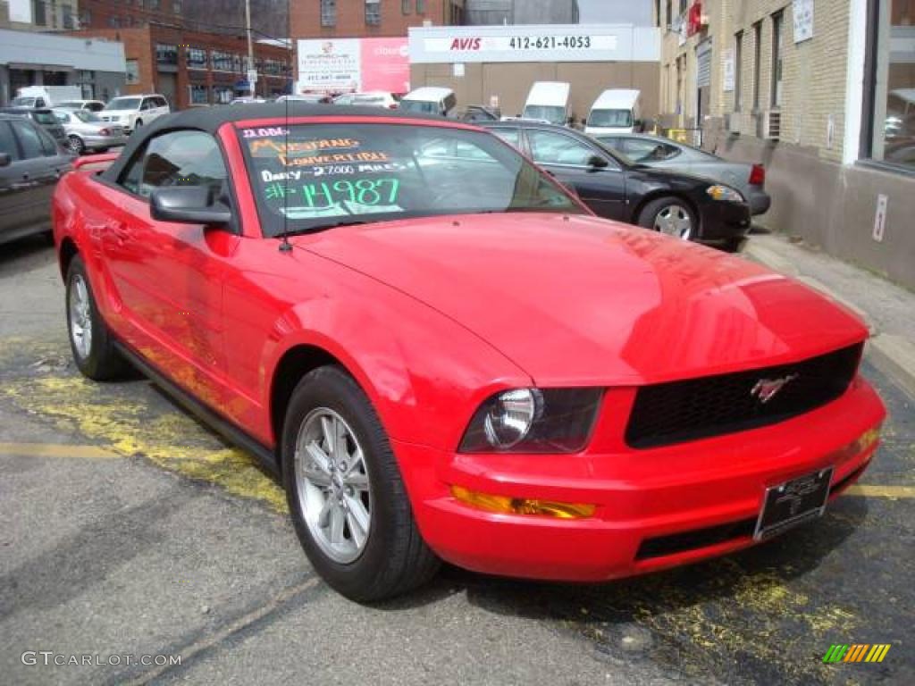 2006 Mustang V6 Premium Convertible - Torch Red / Light Graphite photo #6