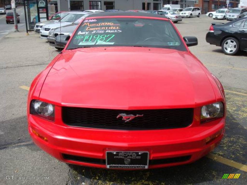 2006 Mustang V6 Premium Convertible - Torch Red / Light Graphite photo #7