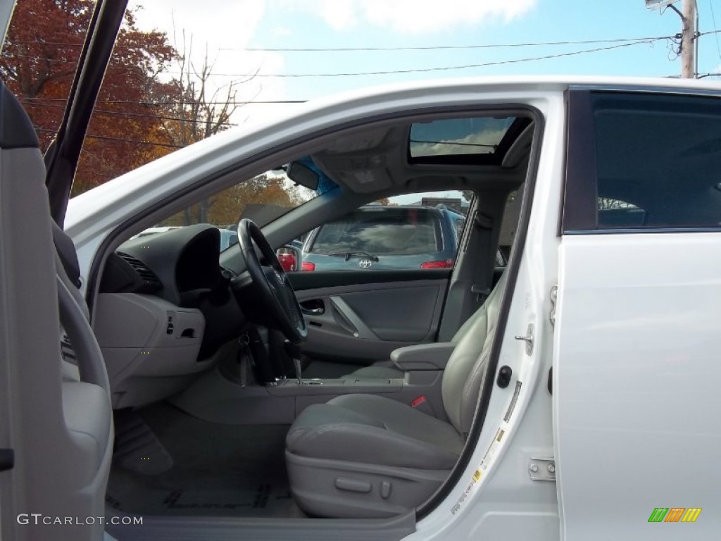 2008 Camry LE V6 - Super White / Ash photo #9