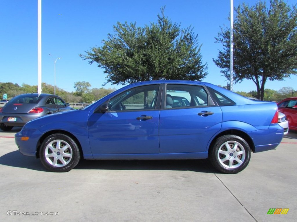 2005 Focus ZX4 S Sedan - French Blue Metallic / Dark Flint/Light Flint photo #2