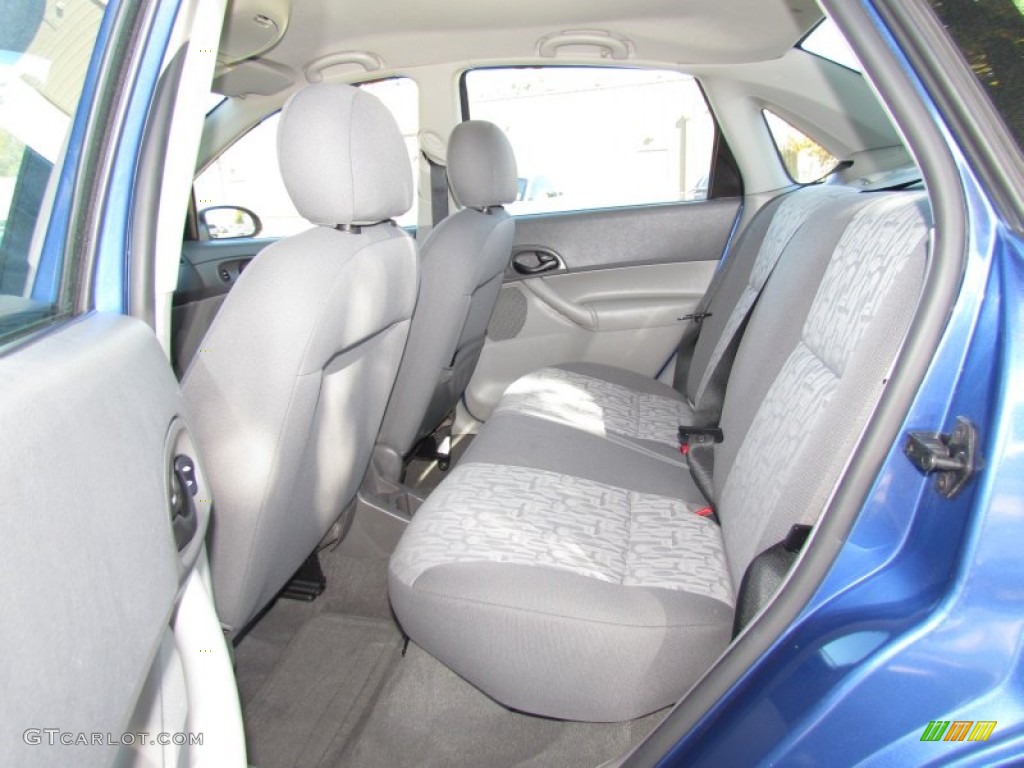 2005 Focus ZX4 S Sedan - French Blue Metallic / Dark Flint/Light Flint photo #12