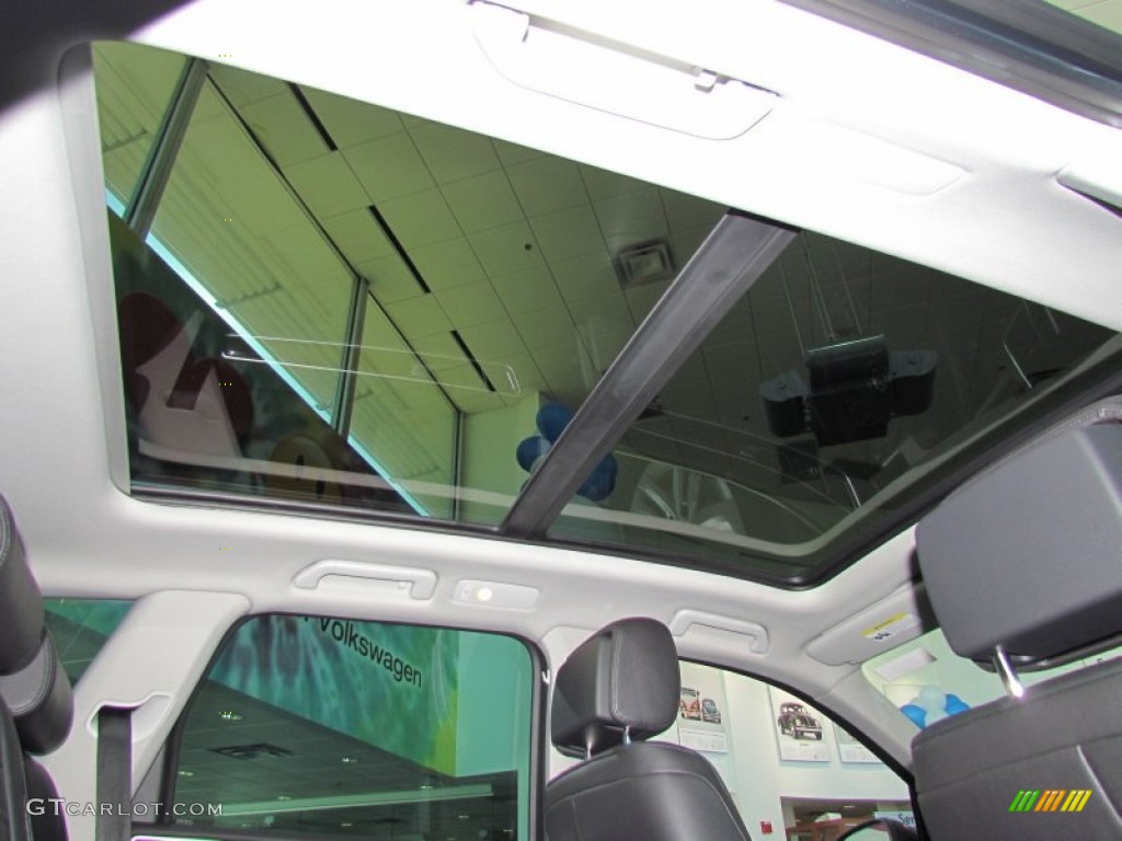 2012 Volkswagen Touareg TDI Executive 4XMotion Sunroof Photo #56368300