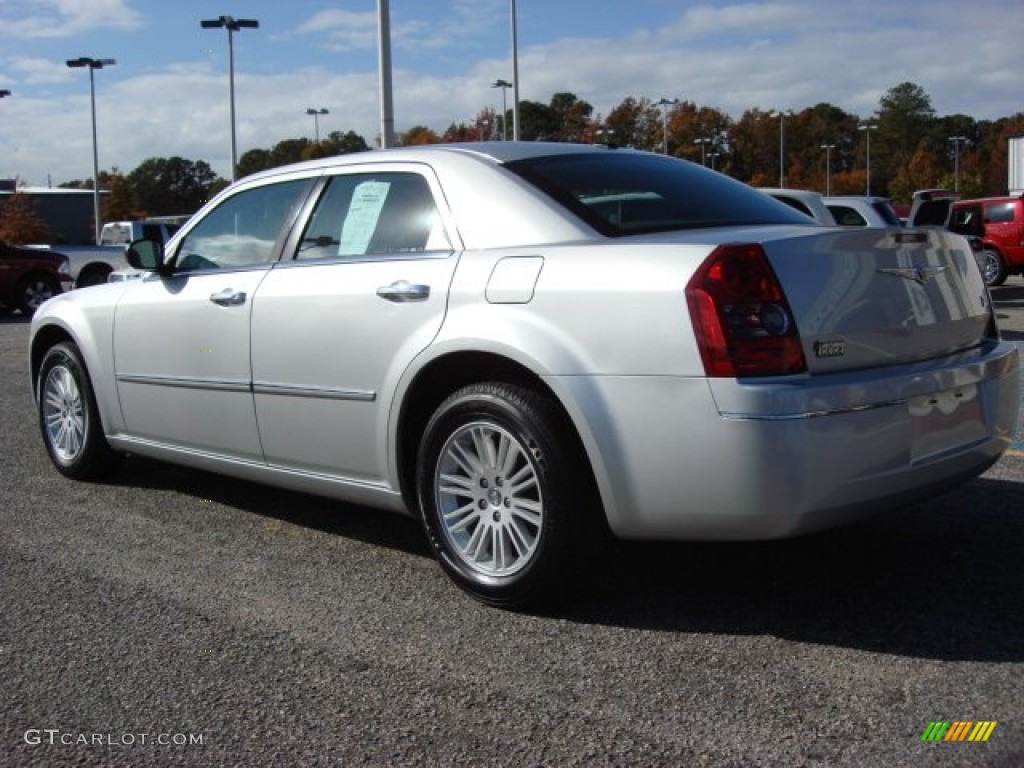 2010 300 Touring - Bright Silver Metallic / Dark Slate Gray photo #4