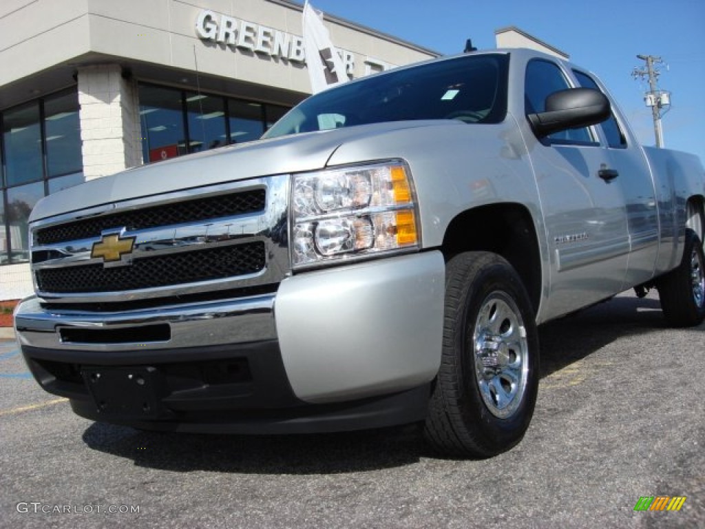 Sheer Silver Metallic Chevrolet Silverado 1500