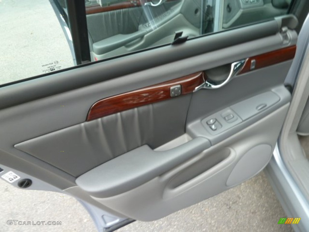 2004 Cadillac DeVille DHS Dark Gray Door Panel Photo #56371805
