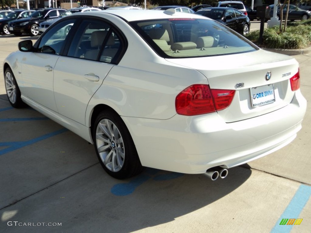 2011 3 Series 328i Sedan - Alpine White / Beige photo #4