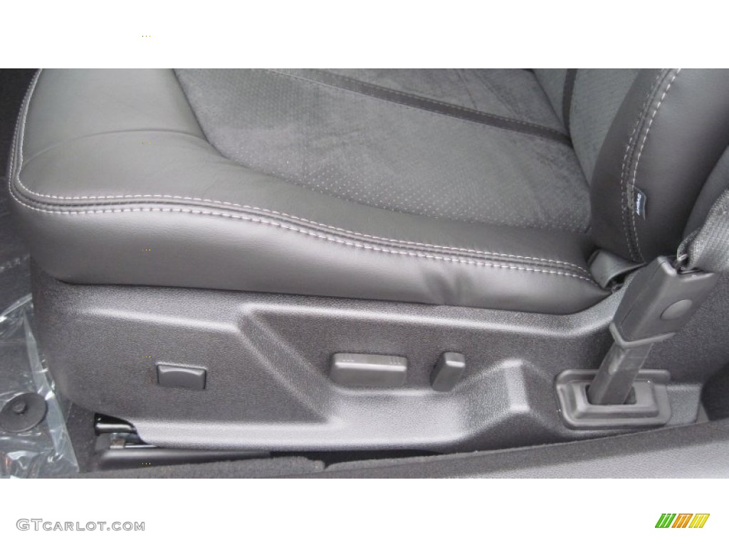 2012 Cadillac CTS -V Coupe Controls Photo #56373268
