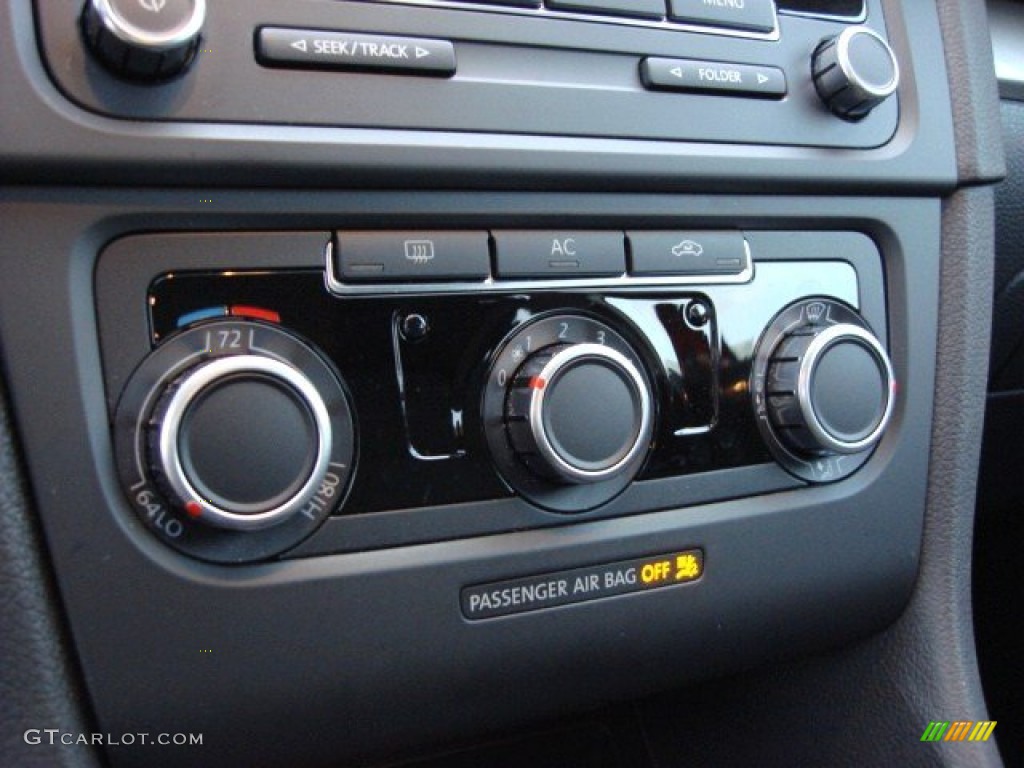 2011 Volkswagen Golf 2 Door Controls Photo #56374335