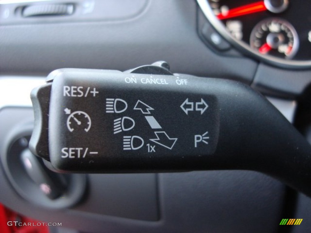 2011 Volkswagen Golf 2 Door Controls Photo #56374399