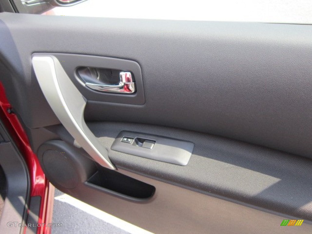 2011 Rogue S AWD - Cayenne Red / Black photo #11