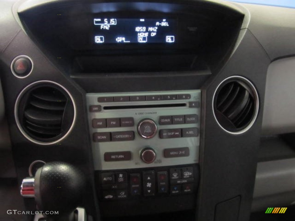 2010 Honda Pilot EX 4WD Controls Photo #56380078