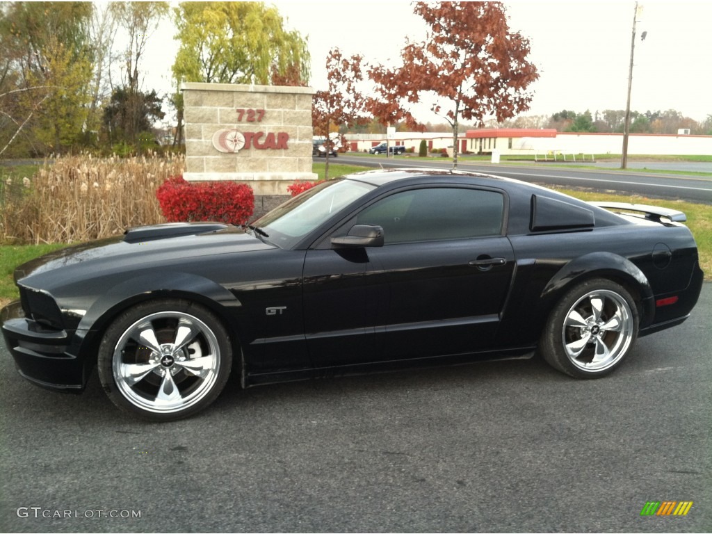 2005 Mustang GT Deluxe Coupe - Black / Dark Charcoal photo #4