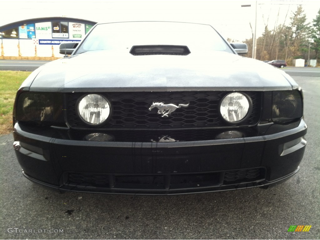 2005 Mustang GT Deluxe Coupe - Black / Dark Charcoal photo #6