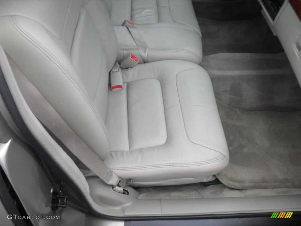 1999 DeVille Sedan - Moonstone / Neutral Shale photo #16