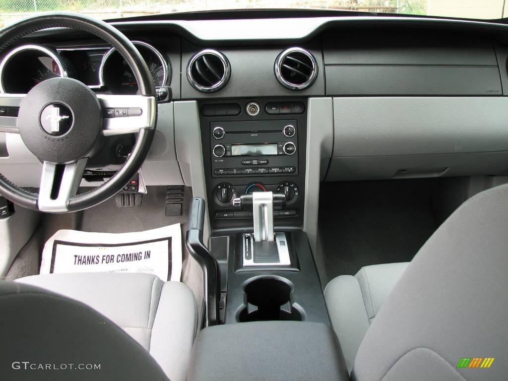 2008 Mustang V6 Deluxe Coupe - Dark Candy Apple Red / Light Graphite photo #13