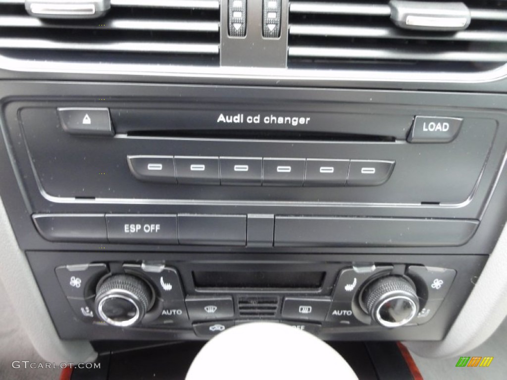 2009 Audi A4 2.0T quattro Sedan Audio System Photos