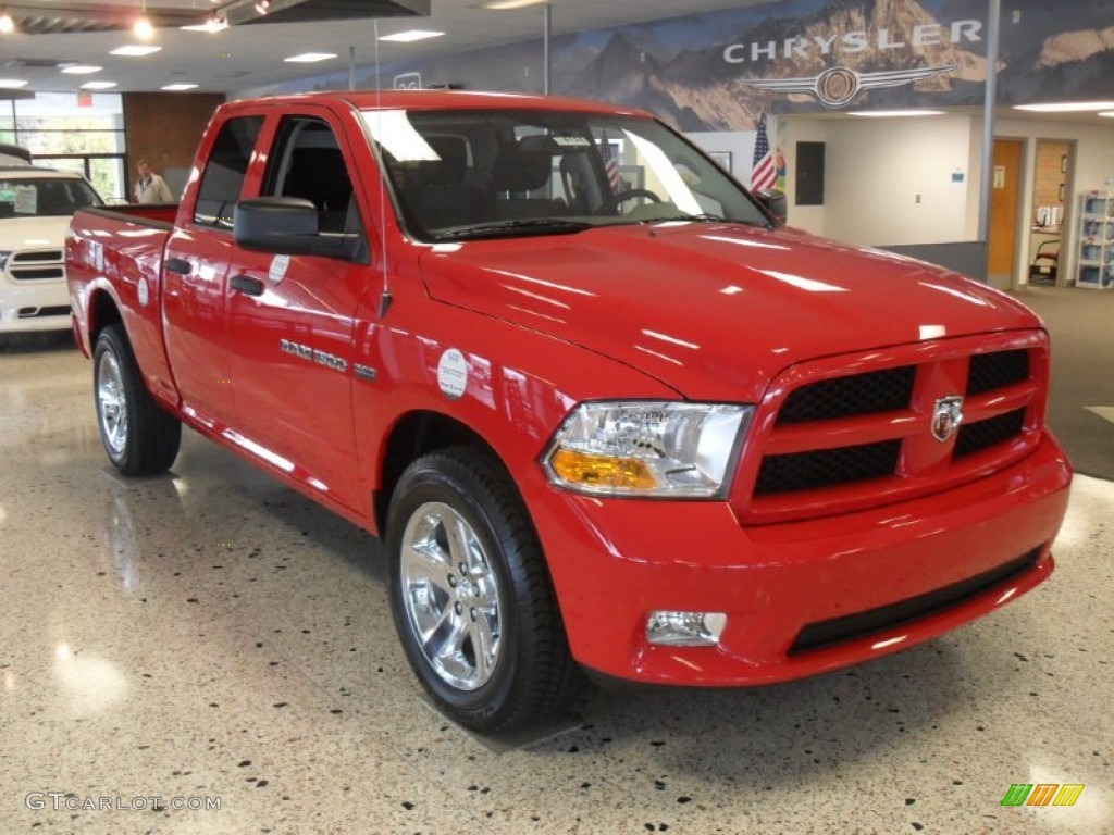 2012 Ram 1500 Express Quad Cab 4x4 - Flame Red / Dark Slate Gray/Medium Graystone photo #5