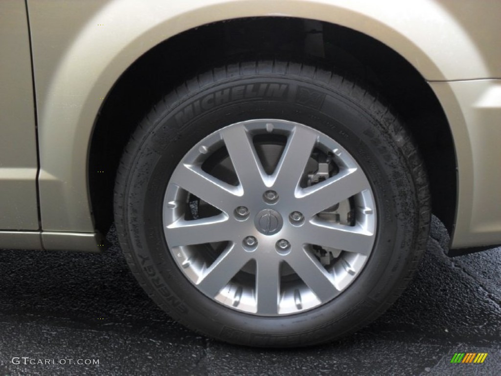 2012 Chrysler Town & Country Touring - L Wheel Photo #56383708