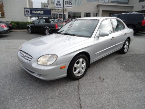 2001 Hyundai Sonata  Data, Info and Specs