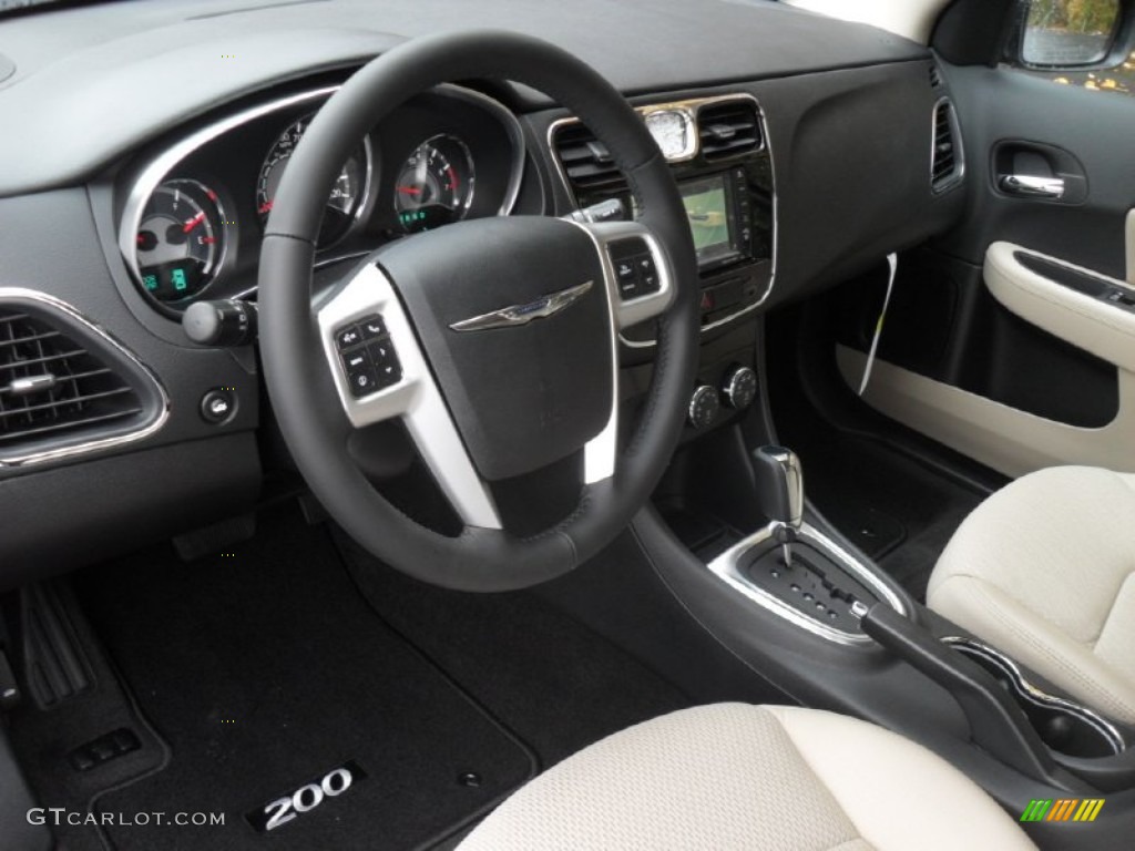 Black/Light Frost Interior 2012 Chrysler 200 Touring Sedan Photo #56385769