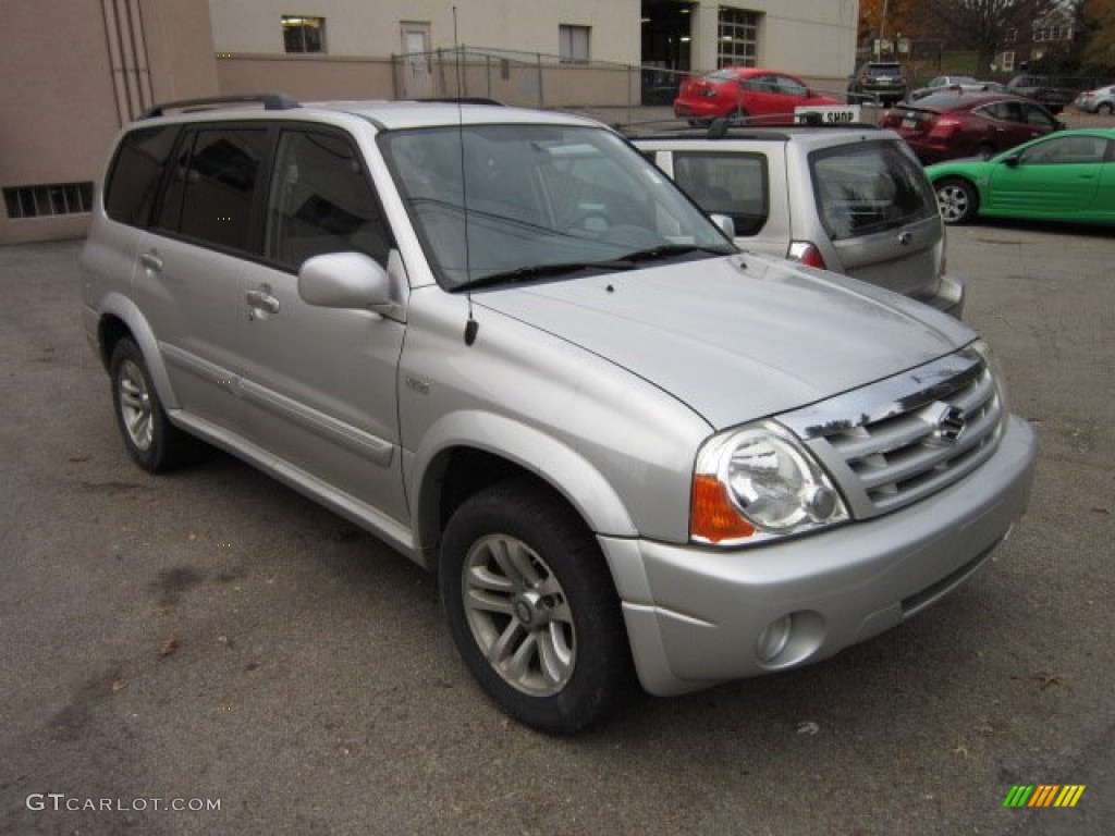 2006 XL7 7 Passenger AWD - Silky Silver Metallic / Gray photo #1