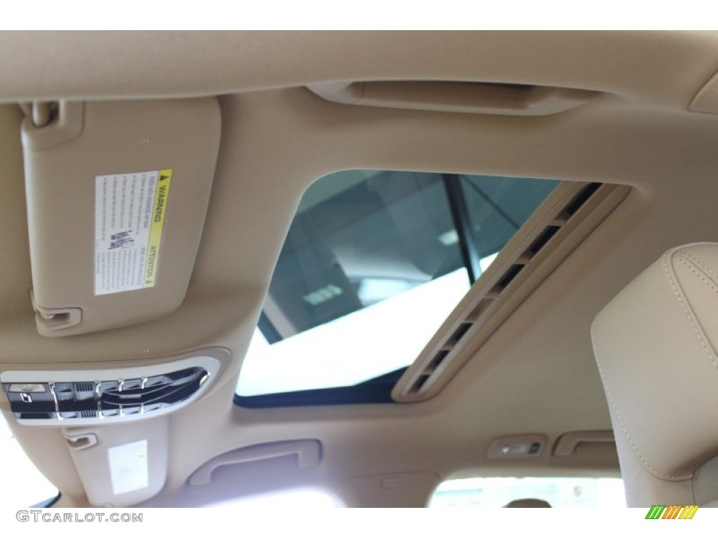 2012 Porsche Panamera 4 Sunroof Photos