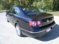 Deep Black - Passat Lux Sedan Photo No. 7