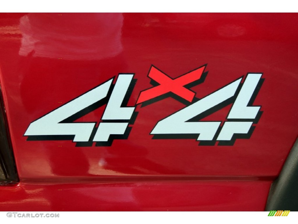 2005 Sierra 1500 SLE Extended Cab 4x4 - Sport Red Metallic / Neutral photo #74
