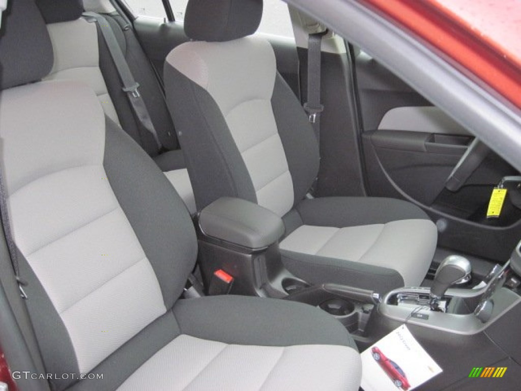 2012 Cruze LS - Autumn Red Metallic / Jet Black/Medium Titanium photo #4