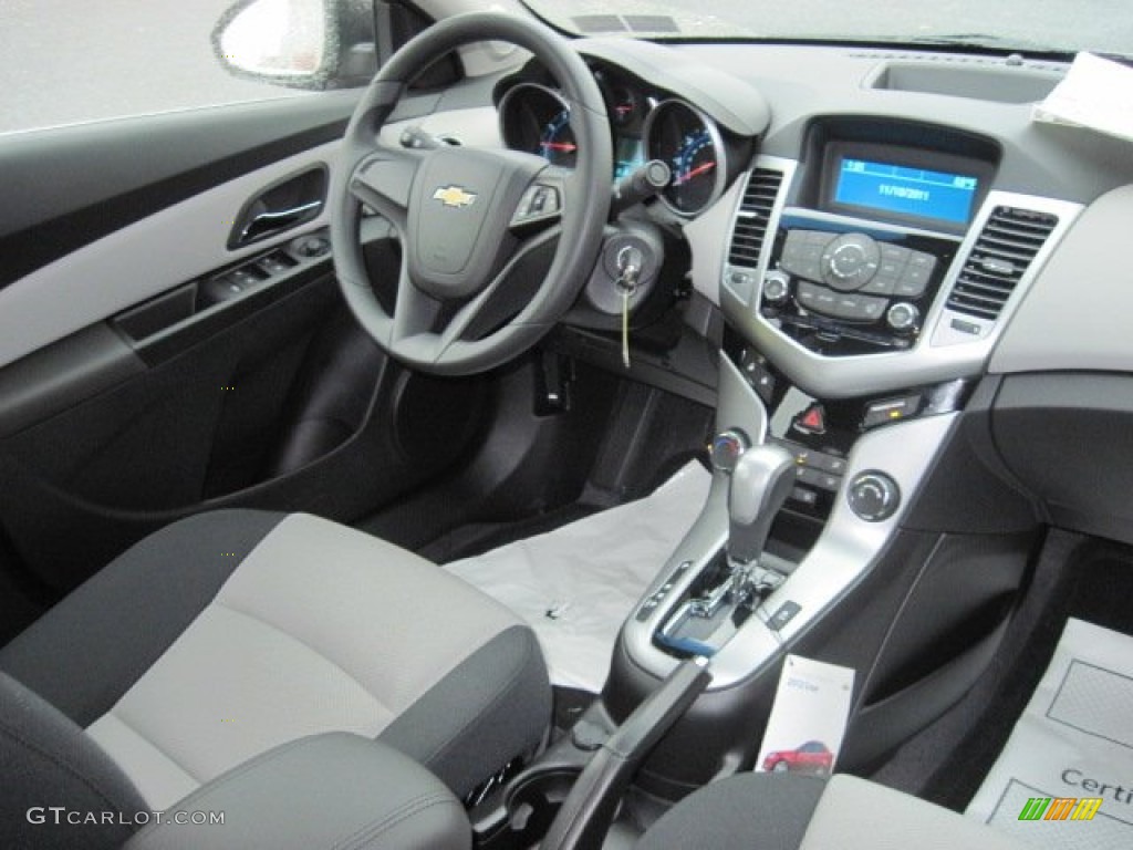 2012 Cruze LS - Autumn Red Metallic / Jet Black/Medium Titanium photo #5