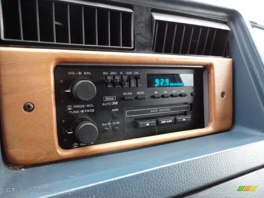 1995 Chevrolet Chevy Van G20 Passenger Conversion Audio System Photos