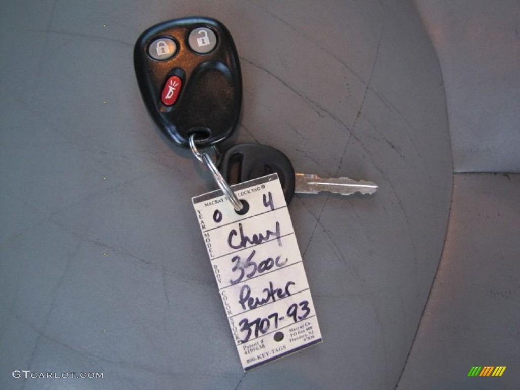 2004 Chevrolet Silverado 3500HD LT Crew Cab 4x4 Keys Photos