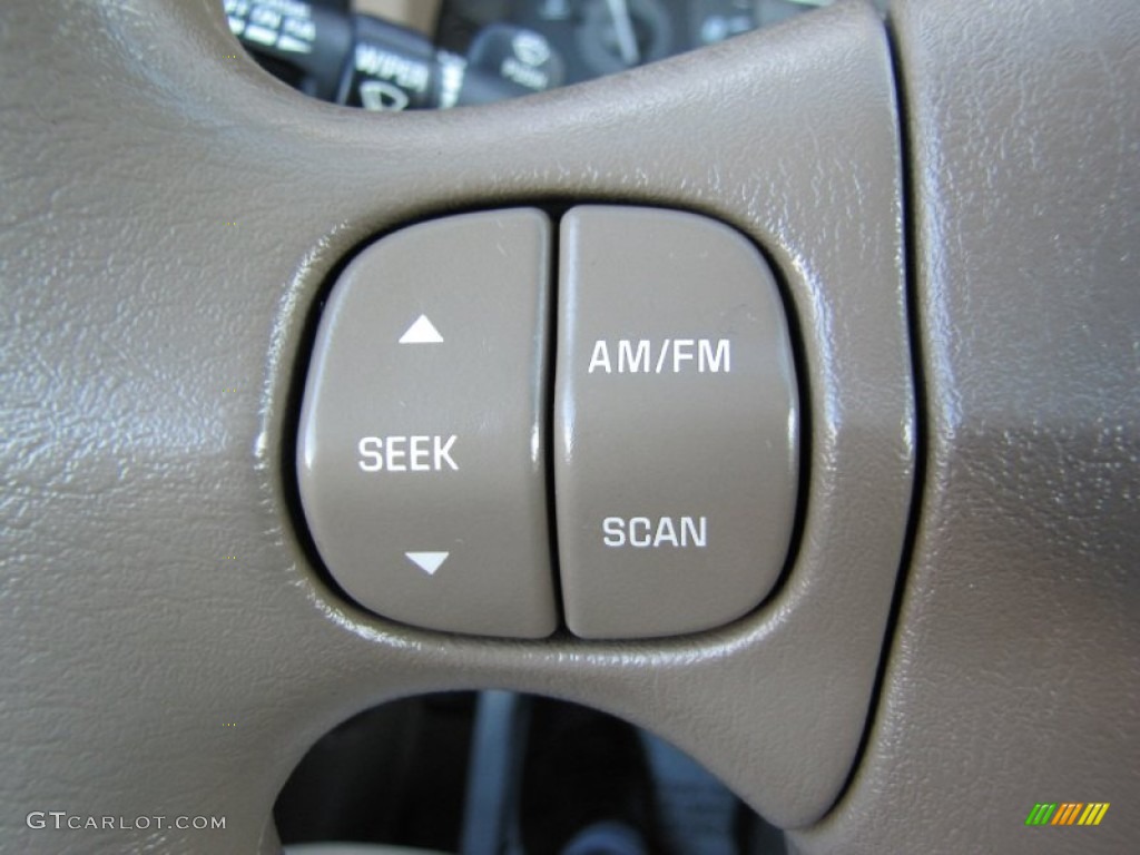 2005 Buick Park Avenue Standard Park Avenue Model Controls Photo #56396659