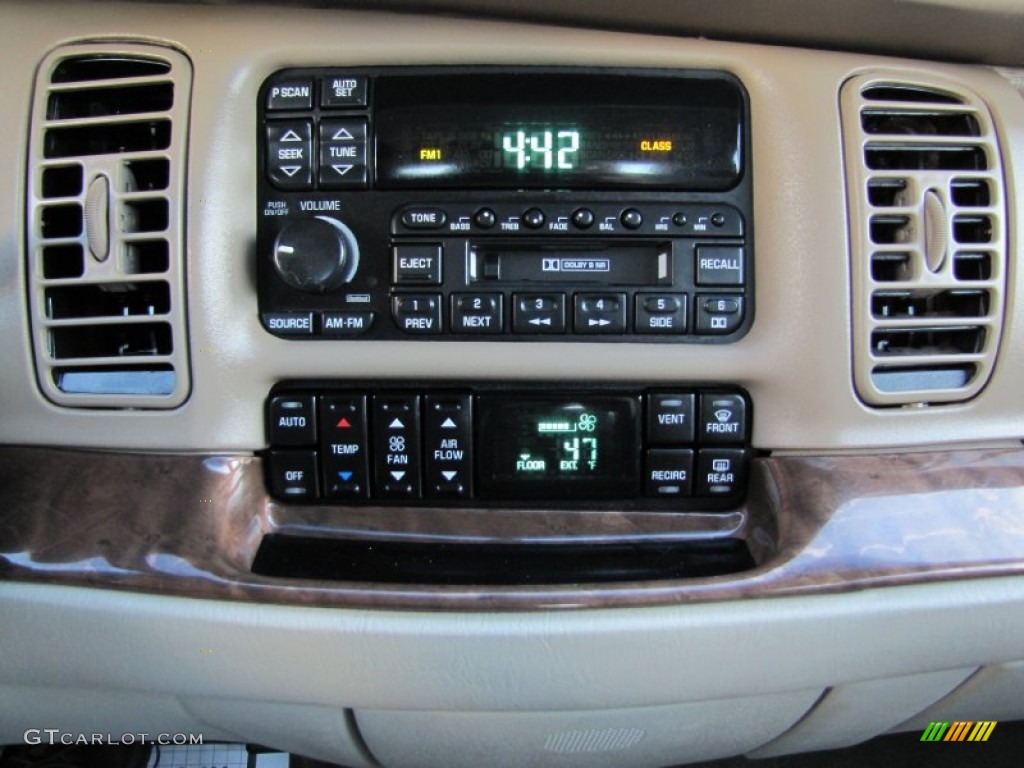 2005 Buick Park Avenue Standard Park Avenue Model Audio System Photo #56396677