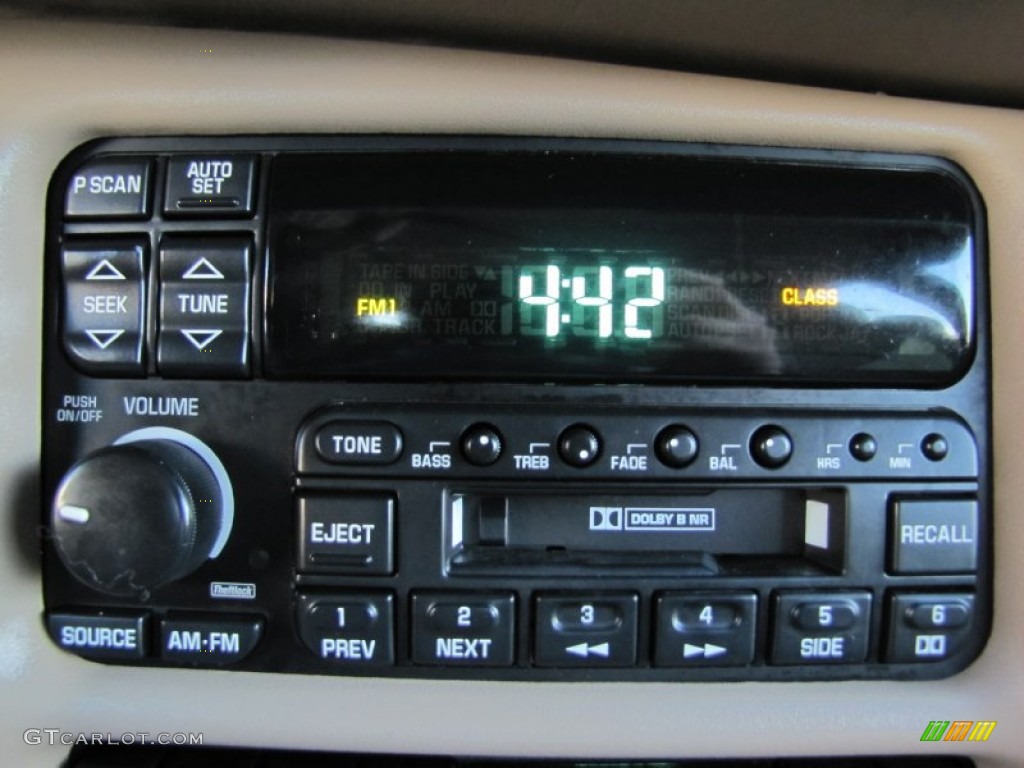 2005 Buick Park Avenue Standard Park Avenue Model Audio System Photo #56396680