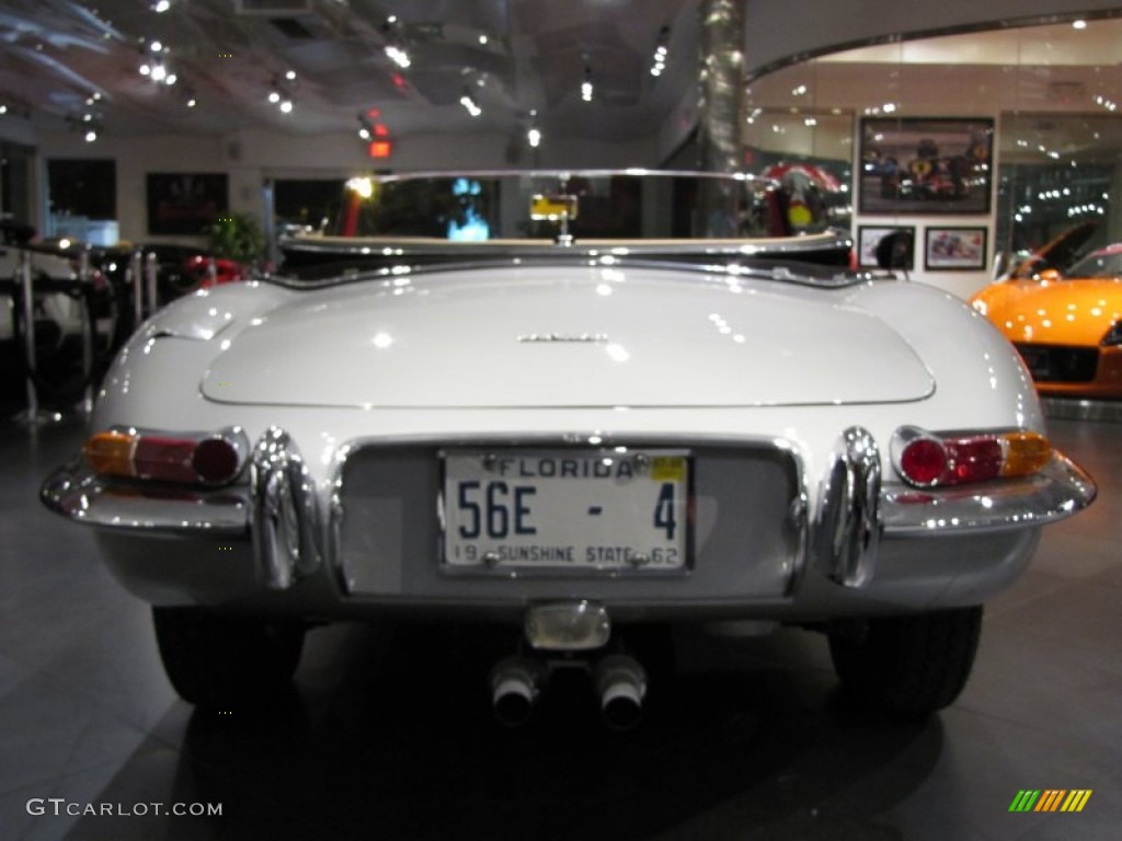 Silver 1962 Jaguar E-Type XKE 3.8 Roadster Exterior Photo #56397061