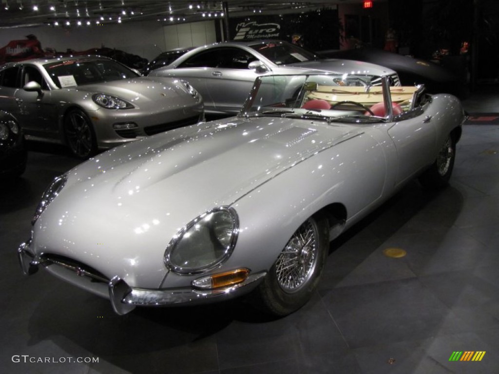 1962 Jaguar E-Type XKE 3.8 Roadster Exterior Photos