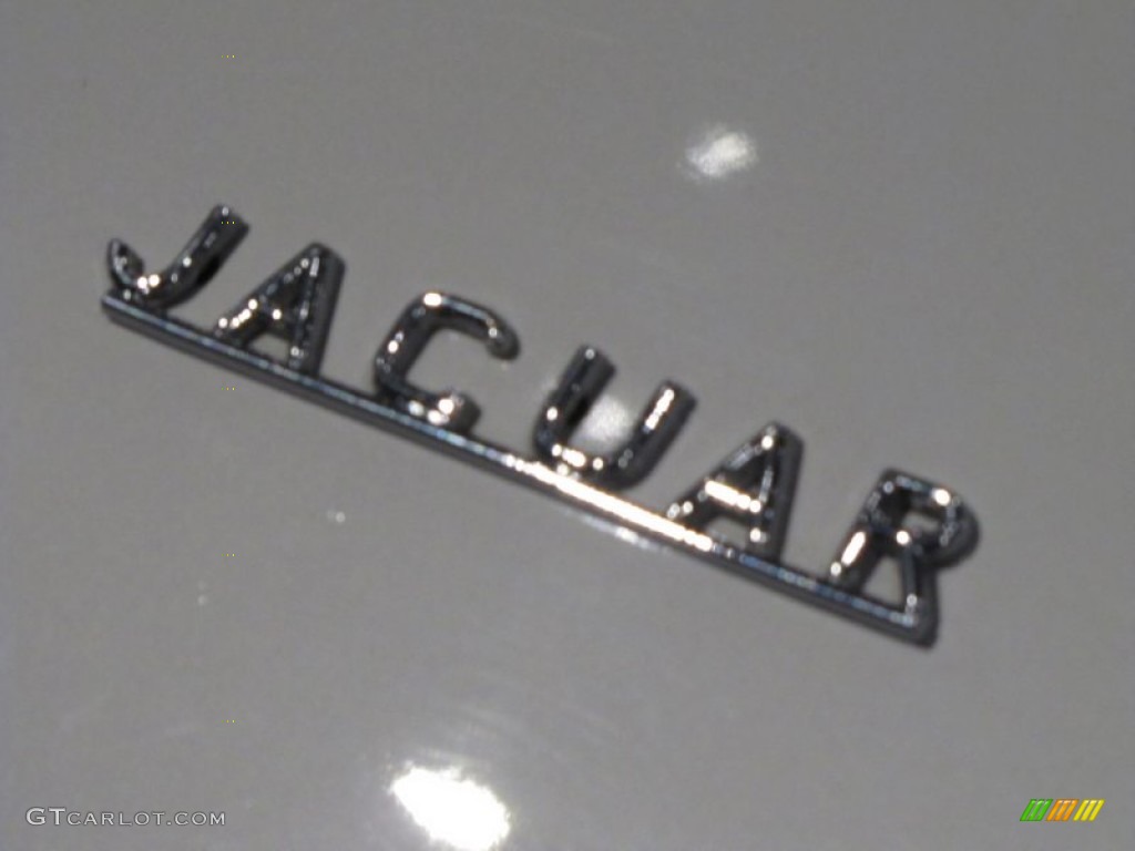 1962 Jaguar E-Type XKE 3.8 Roadster Marks and Logos Photo #56397160