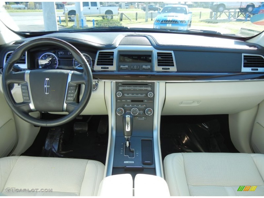 2009 Lincoln MKS Sedan Light Camel Dashboard Photo #56399028