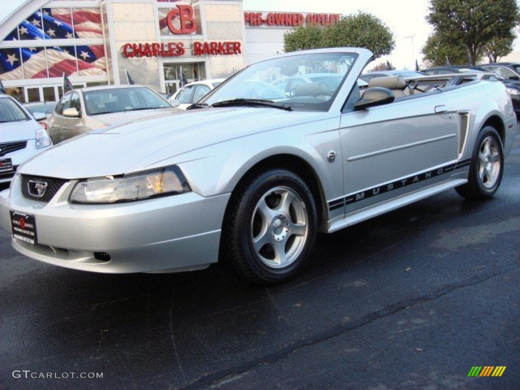 2004 Mustang V6 Convertible - Silver Metallic / Medium Graphite photo #8