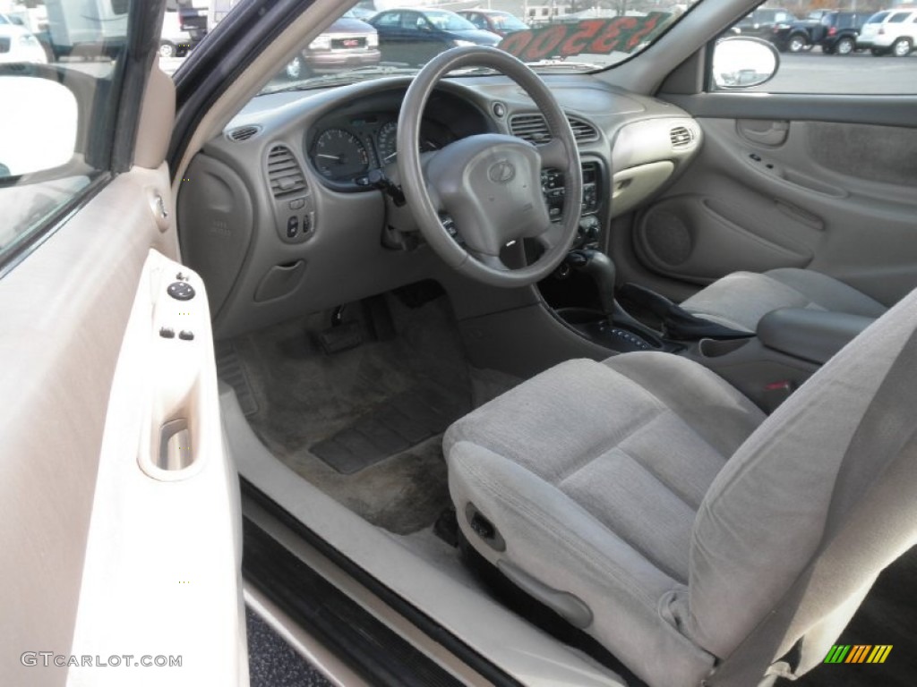 Neutral Interior 2004 Oldsmobile Alero GL1 Coupe Photo #56414602