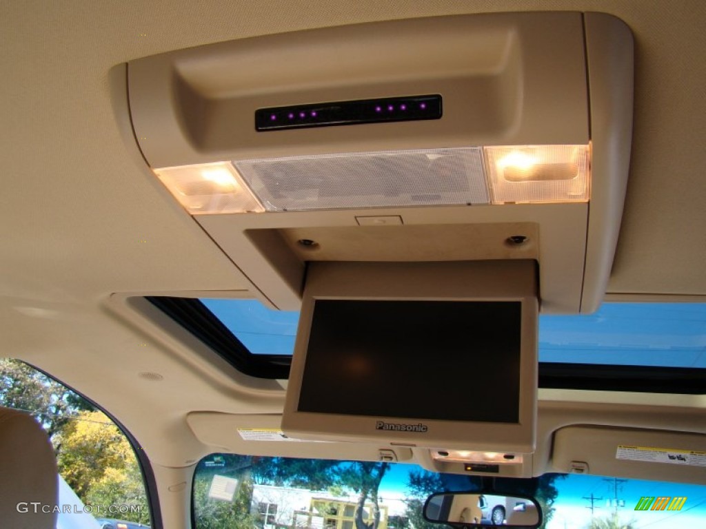 2007 Suburban 1500 LT - Summit White / Light Cashmere/Ebony photo #20