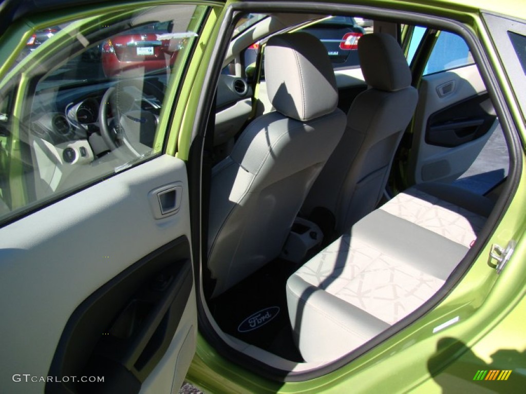 2011 Fiesta SE Sedan - Lime Squeeze Metallic / Light Stone/Charcoal Black Cloth photo #11